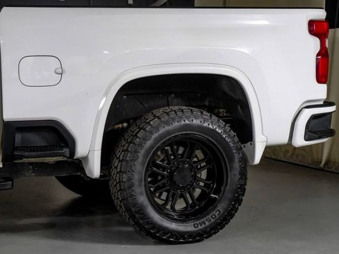 Used 2024 Chevrolet Silverado 2500 LT AWD/4WD image 13