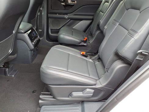 New 2026 Lincoln Aviator AWD image 12