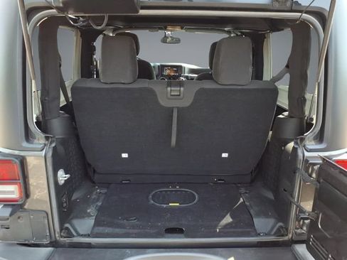 Used 2017 Jeep Wrangler Sport AWD/4WD image 13
