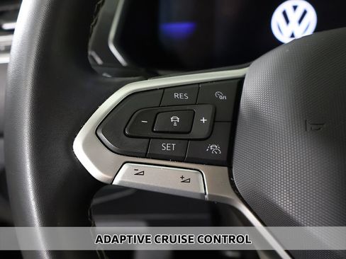 Used 2023 Volkswagen Tiguan SE AWD/4WD image 4