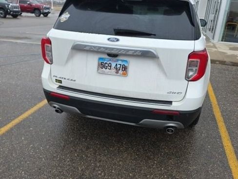 Used 2022 Ford Explorer Platinum w/ Technology Package image 4