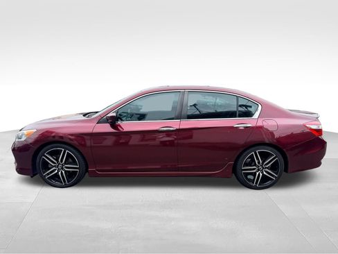 Used 2017 Honda Accord Sport image 4