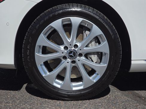 Used 2018 Mercedes-Benz E 400 4MATIC Wagon image 37