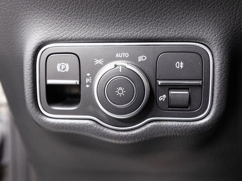 Used 2025 Mercedes-Benz G 550 image 10