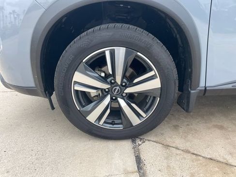 Used 2024 Nissan Rogue SL AWD/4WD image 27