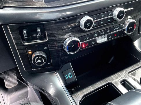 Used 2022 Ford F150 XLT w/ Equipment Group 302A High image 37