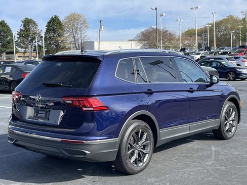 Certified 2023 Volkswagen Tiguan SE w/ Panoramic Sunroof Package image 7