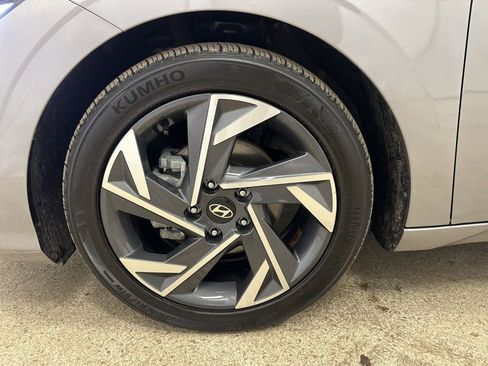 Used 2025 Hyundai Elantra SEL image 28