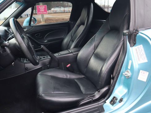 Used 2002 MAZDA MX-5 Miata LS image 2