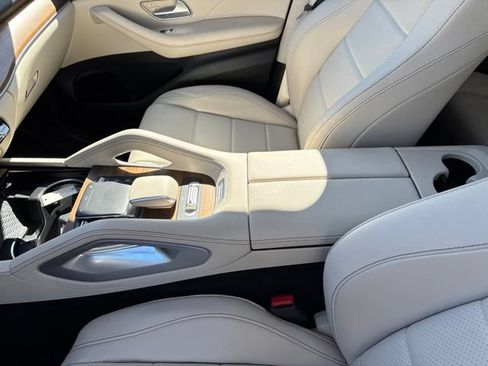 Used 2022 Mercedes-Benz GLS 450 4MATIC image 17