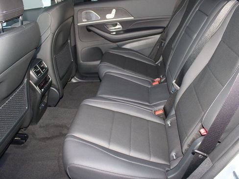 Used 2026 Mercedes-Benz GLS 450 4MATIC image 14