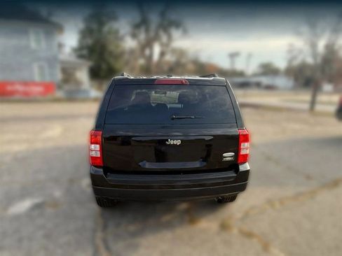 Used 2016 Jeep Patriot Latitude image 11