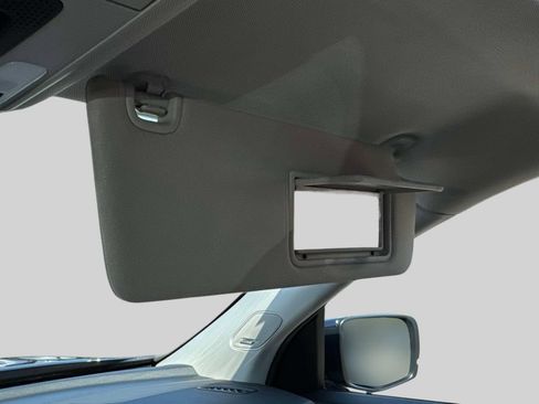 Certified 2024 Honda Pilot Touring image 9