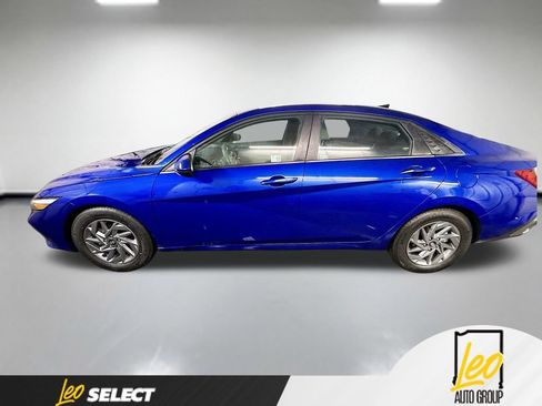 Used 2024 Hyundai Elantra SEL FWD image 5