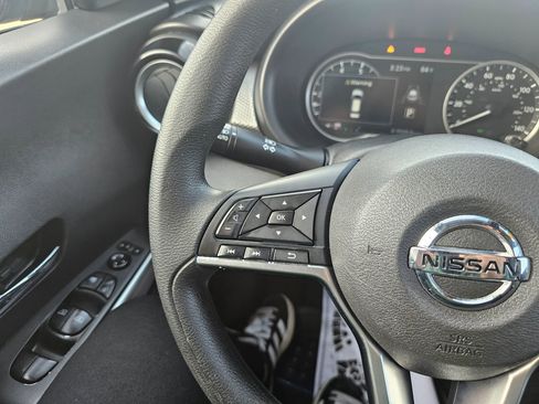 Used 2020 Nissan Kicks SV image 18