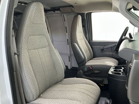 New 2026 Chevrolet Express 2500 w/ Driver Convenience Package image 30