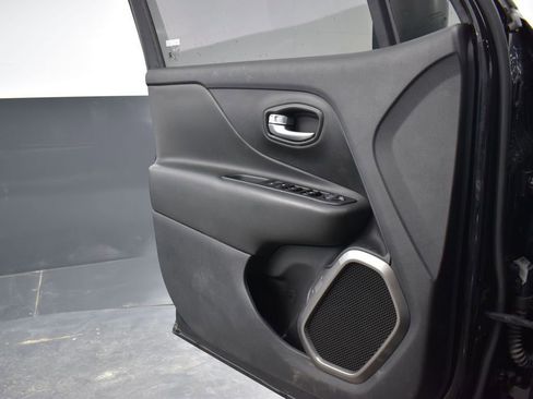 Used 2020 Jeep Renegade Limited w/ Trailer Tow Group image 28