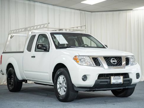 Used 2021 Nissan Frontier SV RWD image 1