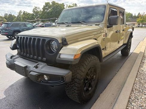 Used 2022 Jeep Gladiator Sport AWD/4WD image 15