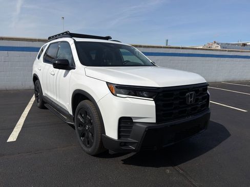 New 2026 Honda Pilot Black Edition image 7