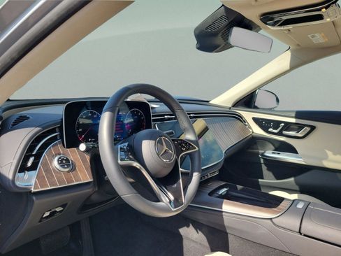 Used 2025 Mercedes-Benz E 350 Sedan image 14