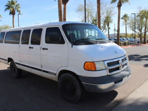 Used 2002 Dodge B3500 image 7