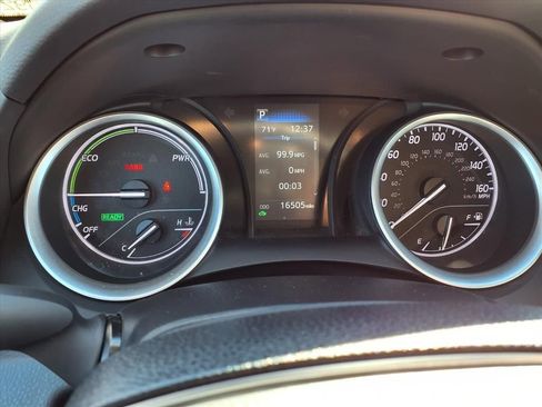 Certified 2021 Toyota Camry LE image 5