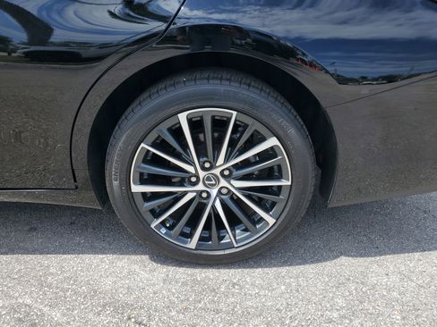 Used 2024 Lexus ES 350 w/ Premium Package image 32