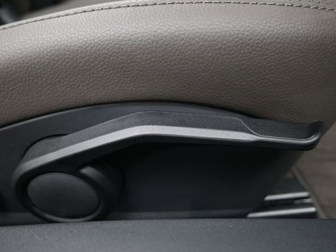 Used 2025 Porsche 718 Boxster RWD image 11
