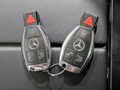 Used 2015 Mercedes-Benz GLK 350 4MATIC w/ Premium 1 Package image 35