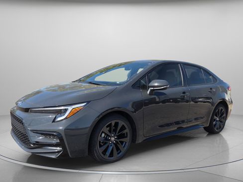 Certified 2025 Toyota Corolla SE image 2