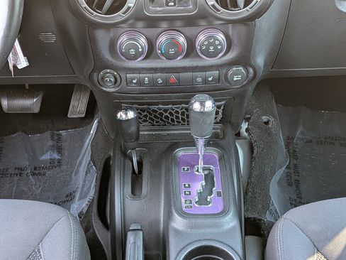 Used 2016 Jeep Wrangler Unlimited Sport AWD/4WD image 27