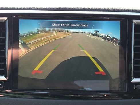 Used 2023 Chrysler Pacifica Touring-L image 35