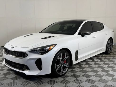 Used 2018 Kia Stinger GT2 AWD/4WD image 2