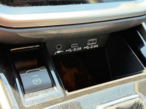 Used 2024 Subaru Outback Limited AWD/4WD image 36