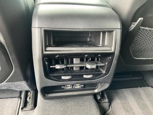 Used 2023 Jeep Grand Cherokee Laredo AWD/4WD image 29