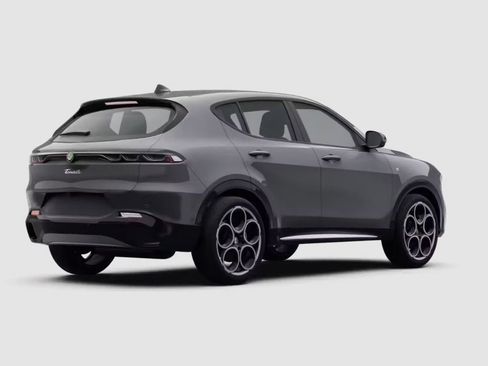 Used 2024 Alfa Romeo Stelvio Ti w/ Performance Driving Package AWD/4WD image 3
