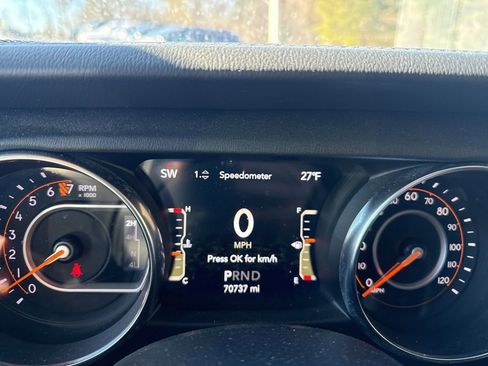 Used 2020 Jeep Gladiator Overland image 9