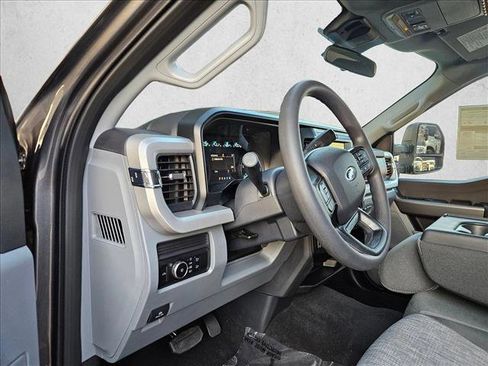 New 2026 Ford F250 XLT w/ FX4 Off-Road Package image 3