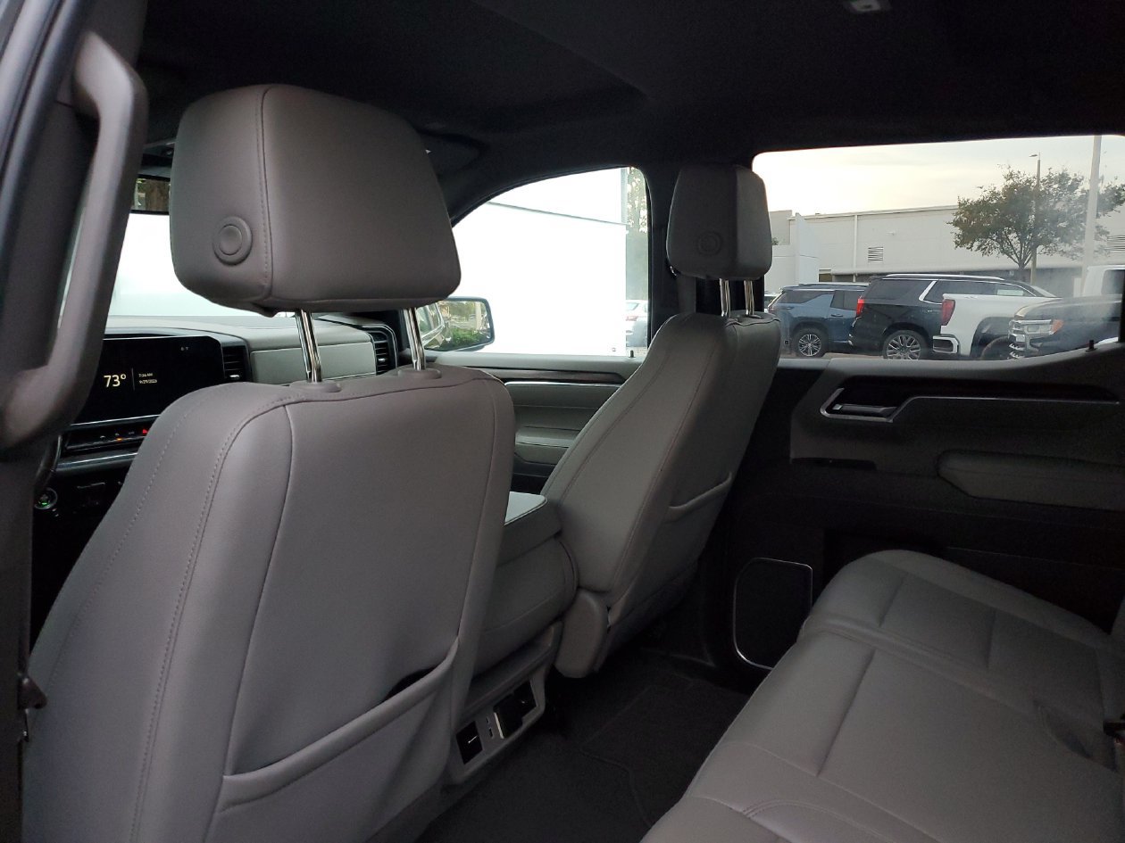 Used 2025 GMC Sierra 1500 SLT RWD image 10