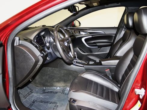 Used 2017 Buick Regal GS w/ Driver Confidence Package #2 image 32