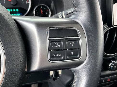 Used 2018 Jeep Wrangler Unlimited Sahara AWD/4WD image 26