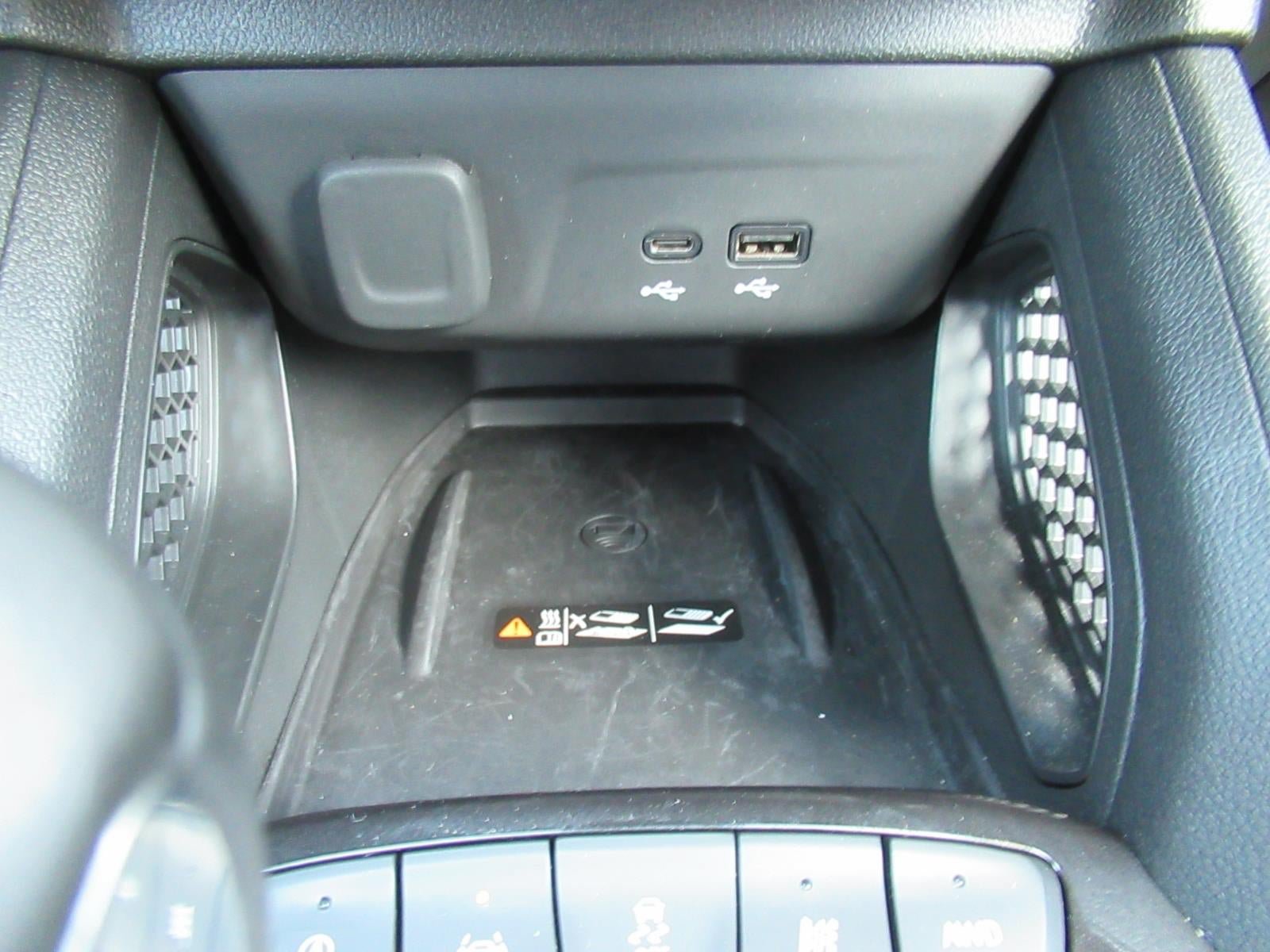 Used 2024 Chevrolet TrailBlazer RS w/ Convenience Package AWD/4WD image 29