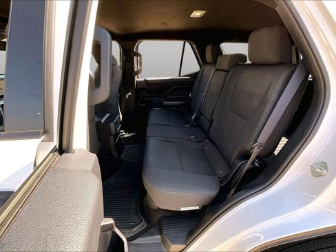 Used 2025 Toyota 4Runner SR5 AWD/4WD image 18