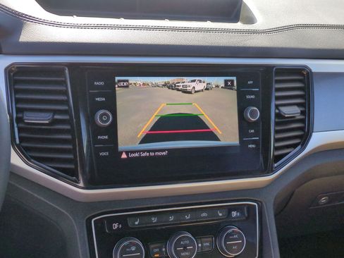 Used 2022 Volkswagen Atlas Cross Sport SE image 24