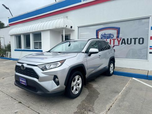 Used 2020 Toyota RAV4 XLE w/ Convenience Package AWD/4WD image 13