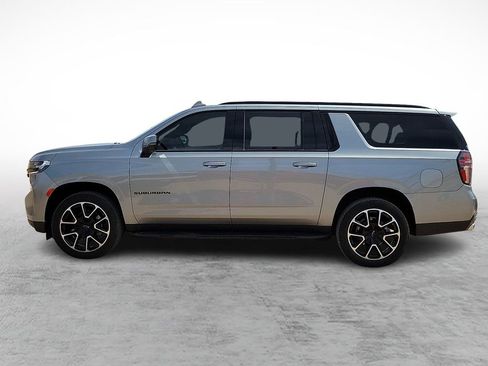 Used 2023 Chevrolet Suburban RST w/ Sport Performance Package AWD/4WD image 6