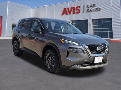 Used 2023 Nissan Rogue S image 9