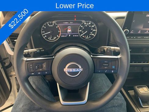 Used 2023 Nissan Rogue SV AWD/4WD image 3