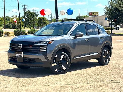 Certified 2025 Nissan Kicks SR FWD image 2
